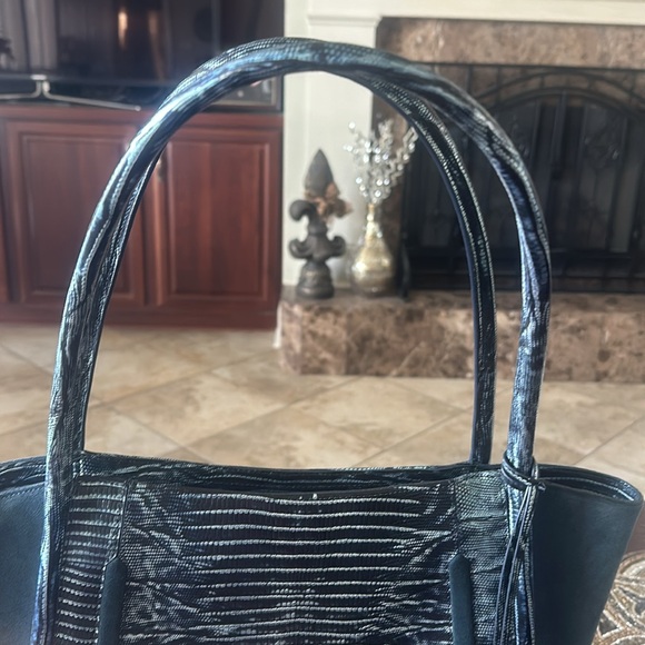 Like New Blue Brahmin - Picture 3 of 9